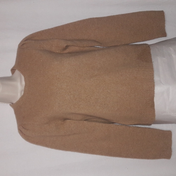 J. Crew Sweaters - J Crew Sweater Women Tan Wool Size M  Key Hole Button Back Opening